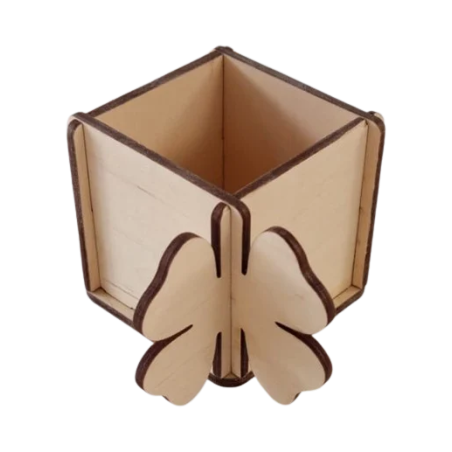 Cutie pentru aranjamente florale cu trifoi